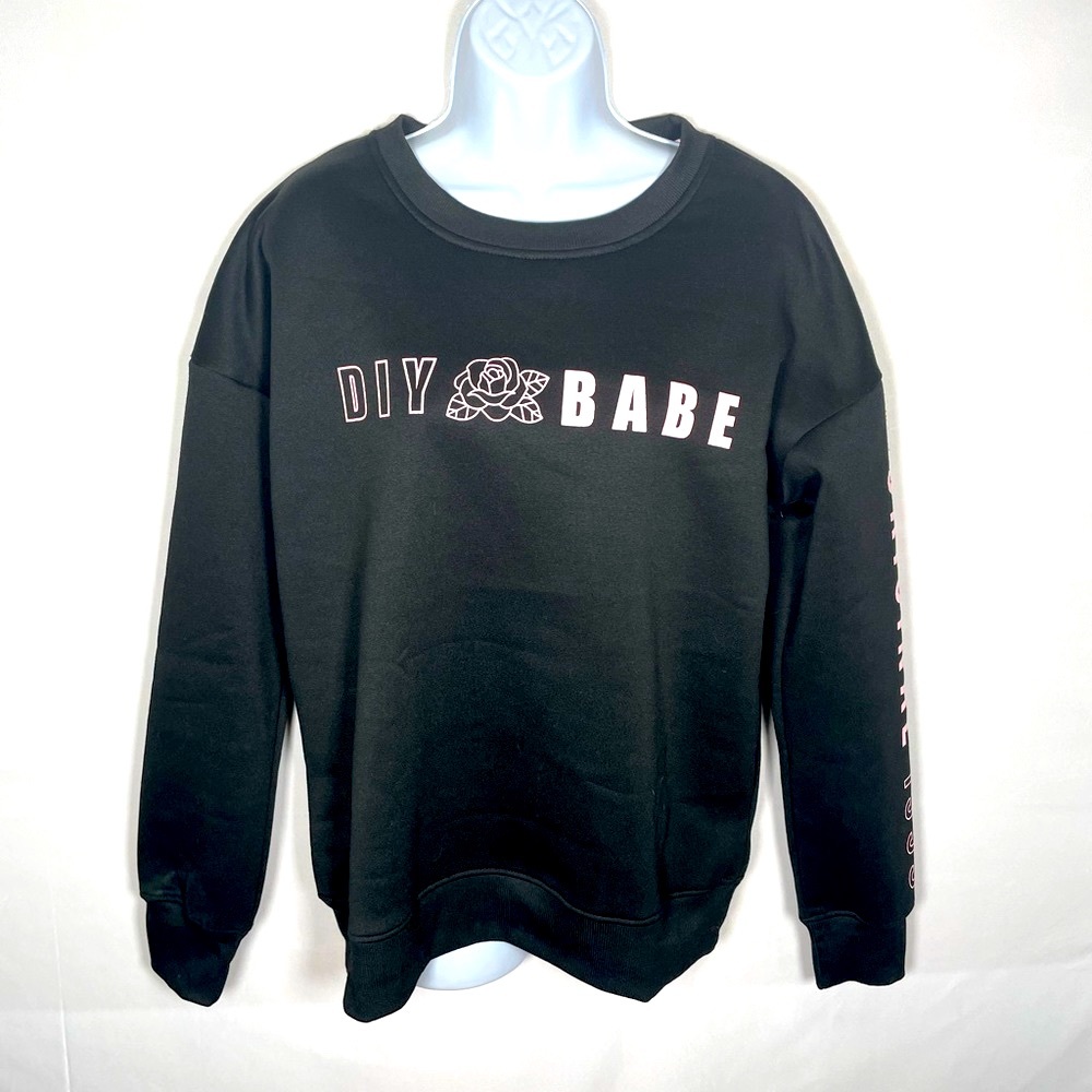 DIY Babe Crewneck Sweater Size Medium Black Pink LaurDIY